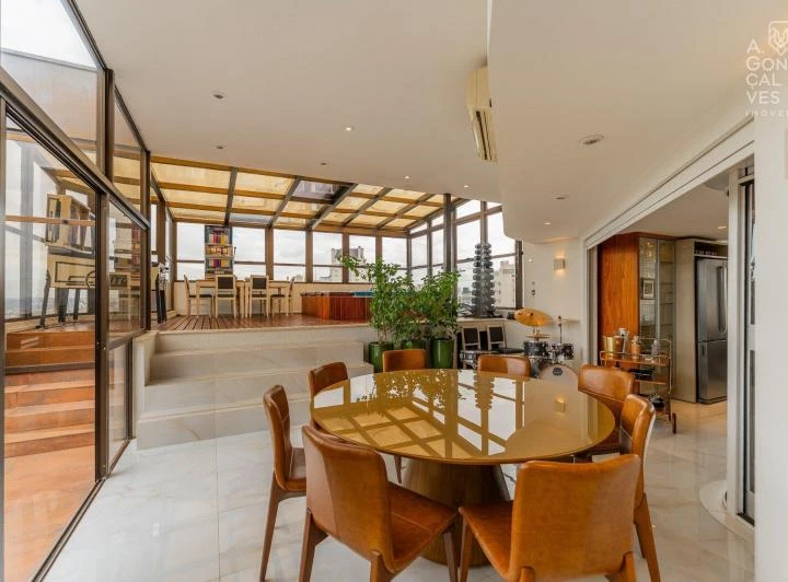 364 m² apartment with 3 bedrooms and 3 parking spaces — photo 4