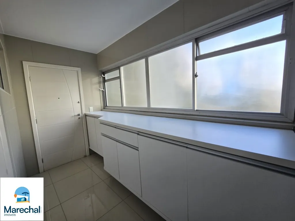 146 m² apartment with 3 bedrooms and 4 bathrooms — photo 25