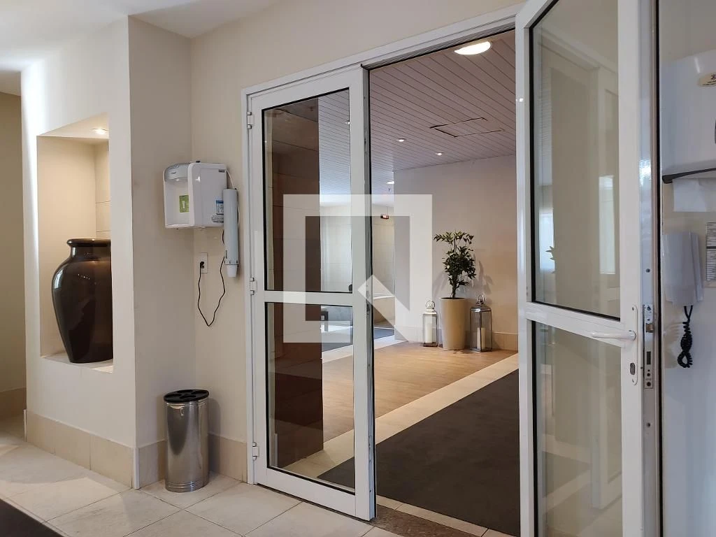 Apartamento, 70 m², com janelas do piso ao teto — photo 49