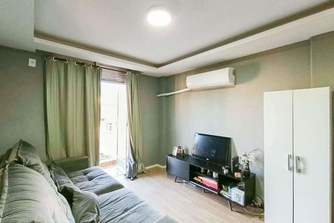 2-bedroom apartment with a balcony and 1 parking space
