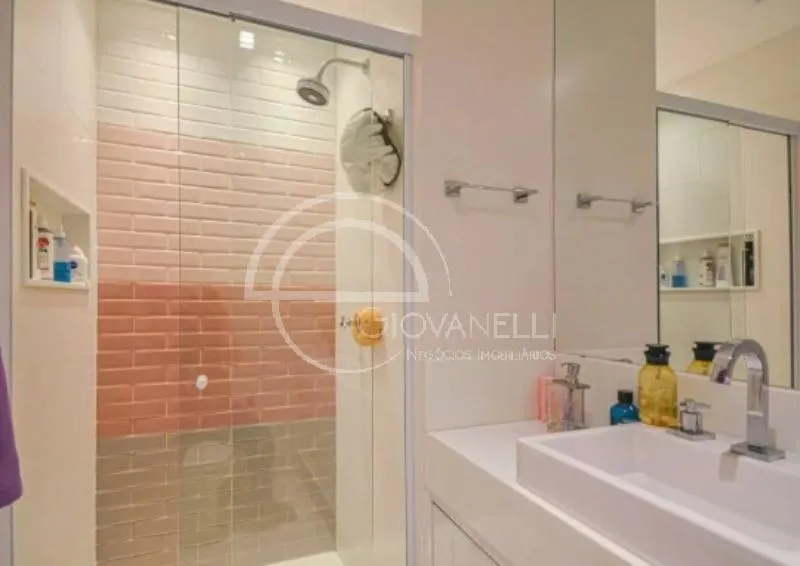 Furnished apartment with 4 en-suite bedrooms — photo 31