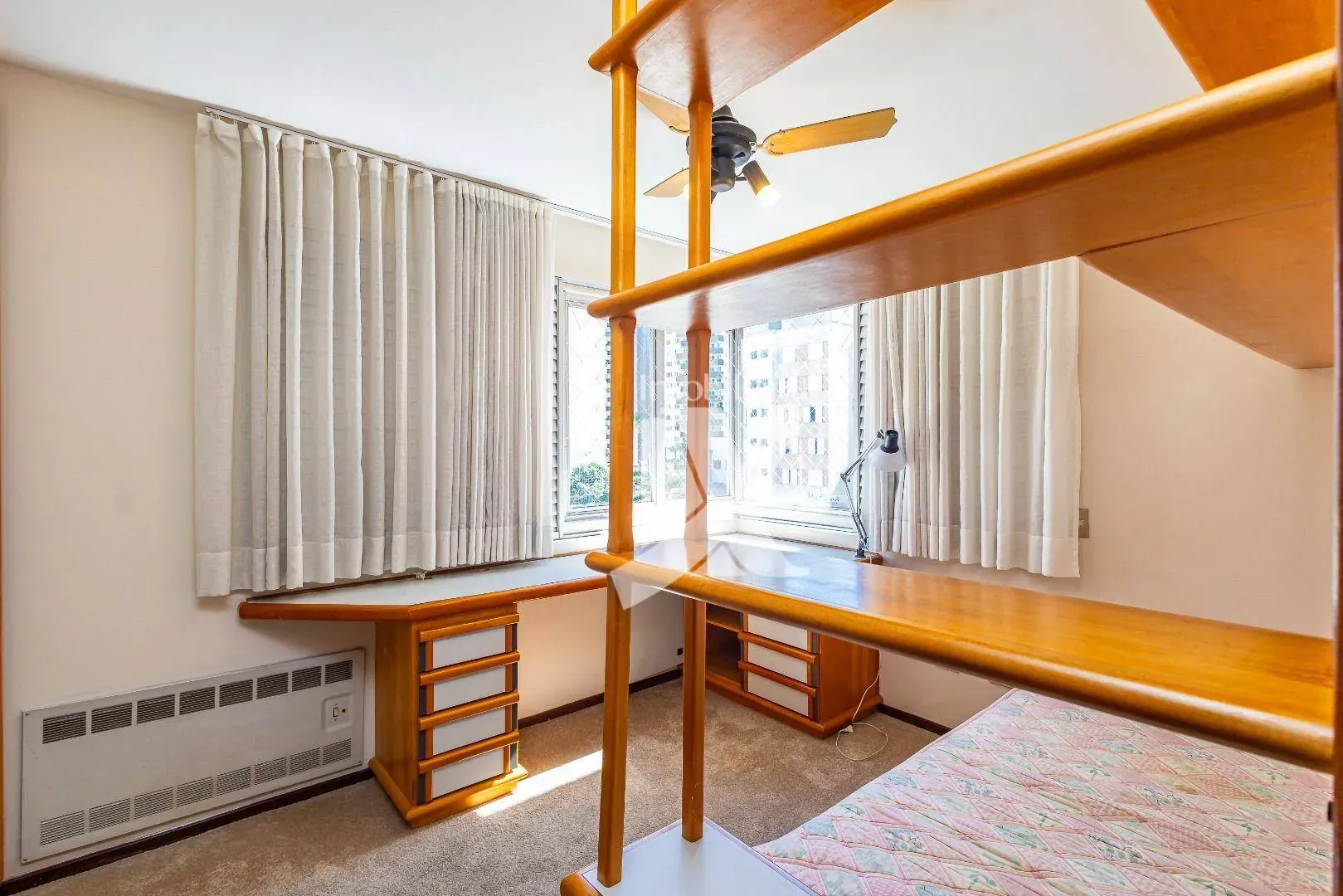 Furnished 3-bedroom apartment with balcony — photo 22