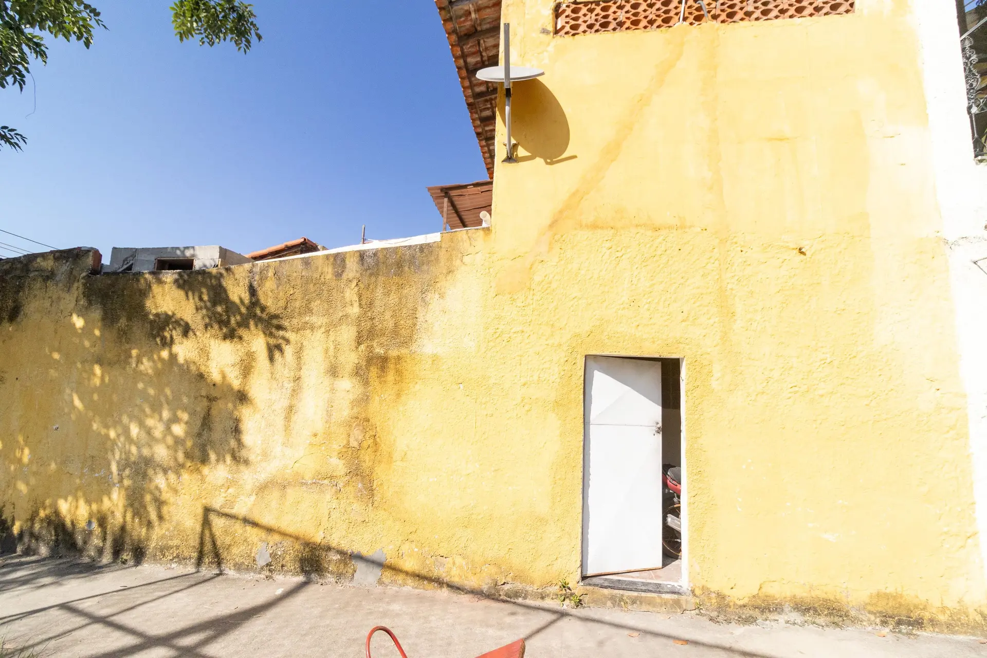 1-bedroom apartment with balcony and private garden — photo 3