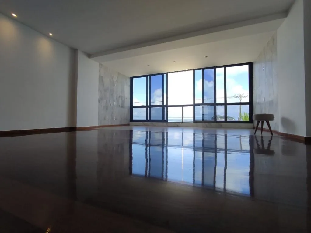 3-bedroom apartment with separate kitchen, 210 m² — photo 23