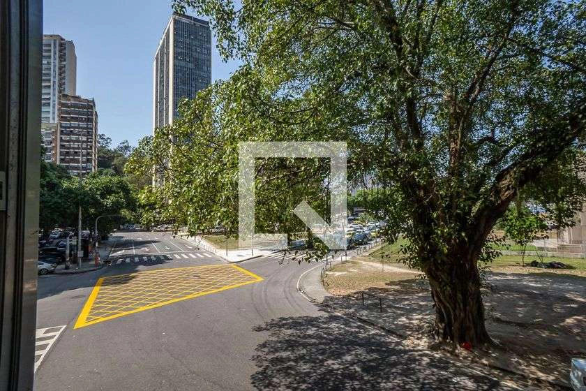 3-bedroom rental apartment with 120 m² and balcony — photo 12