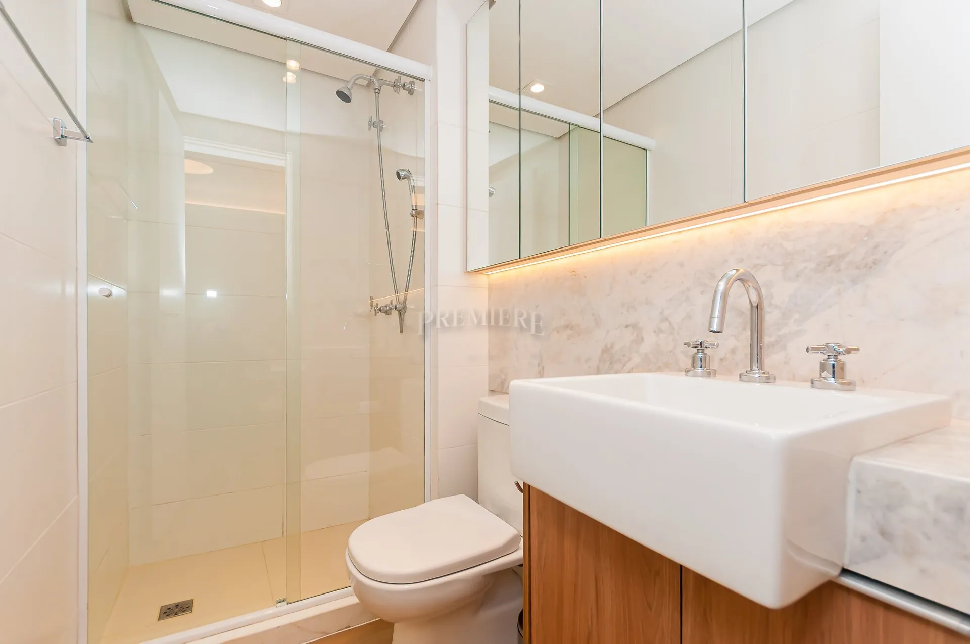 Furnished 85 m² apartment with 1-bedroom suite — photo 10