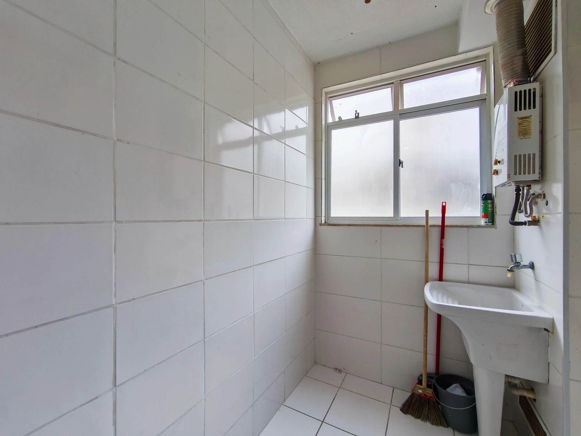 Apartamento de 2 quartos em condomínio com piscina — photo 28