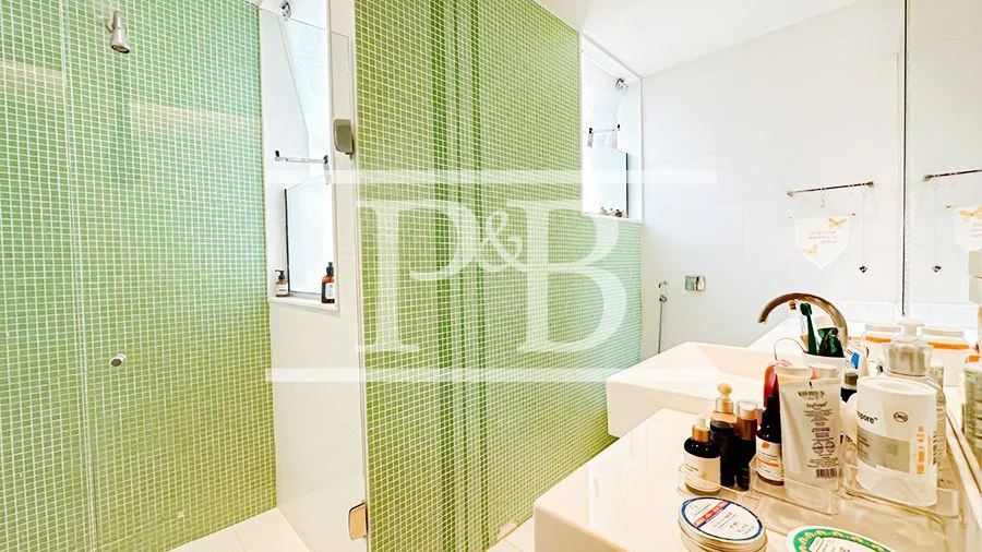Unfurnished 4-bedroom apartment 200 m² with open-plan kitchen — photo 15