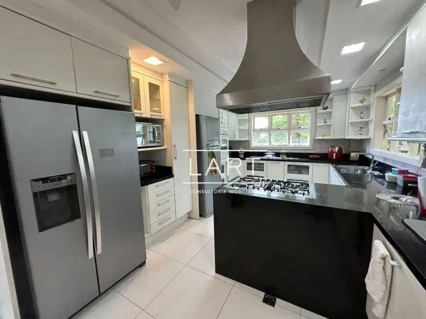 Furnished house with 4 bedrooms and integrated kitchen — photo 27