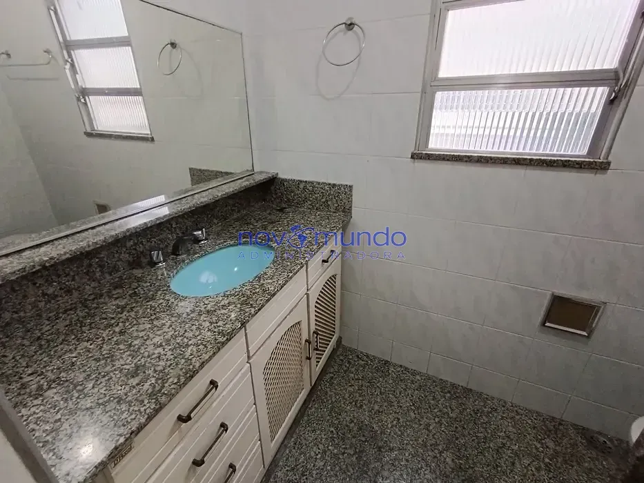 3-bedroom apartment, 1 with its own bathroom, 157 m² — photo 2