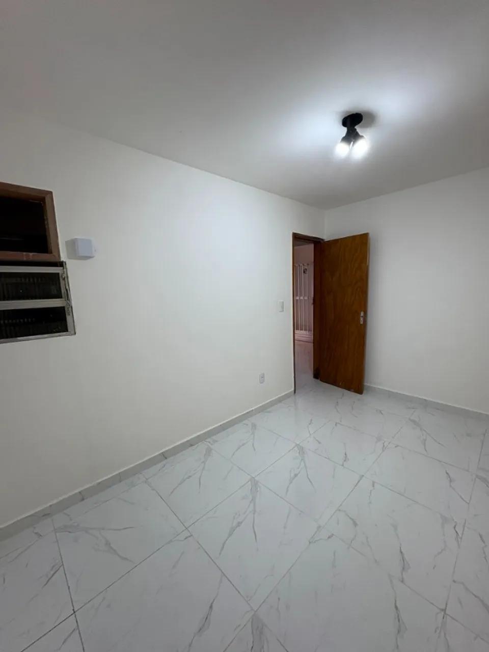 1-bedroom apartment with air conditioning and glass shower — photo 19
