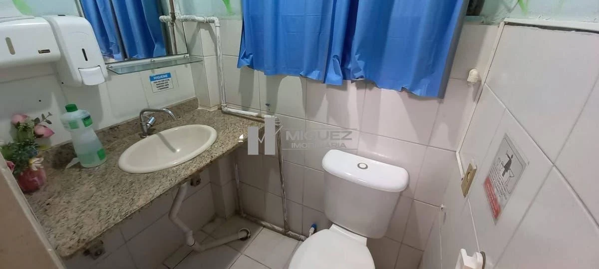 One-bedroom apartment in a building with a gym — photo 3