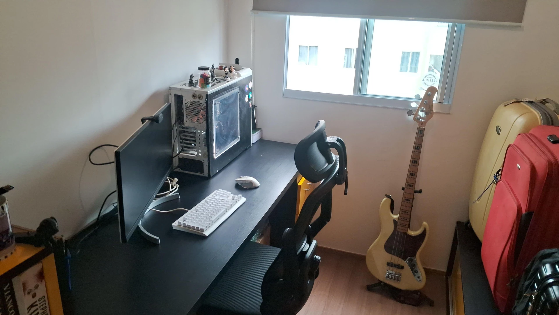 2-bedroom apartment in a building with a pool — photo 23