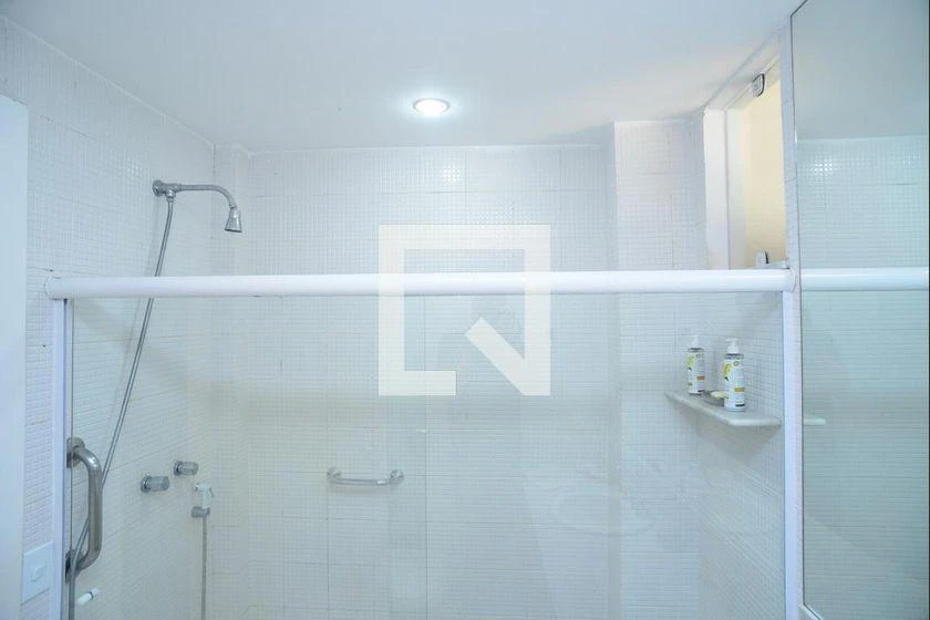 House in a gated community with 5 bedrooms and mountain view — photo 45
