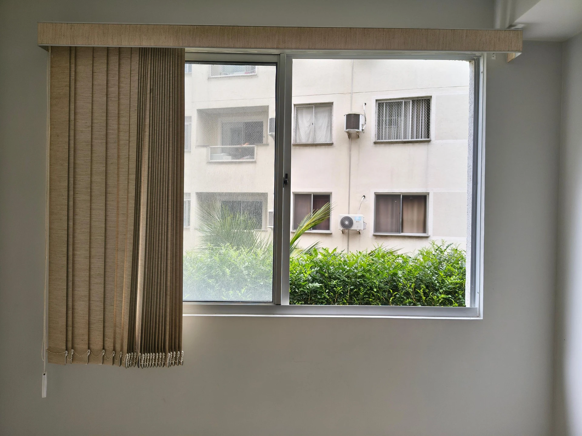 2-bedroom apartment in a building with a pool — photo 4