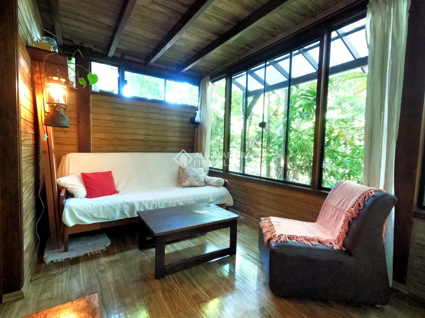 Furnished house with a balcony, 6 bedrooms and 3 baths — photo 57