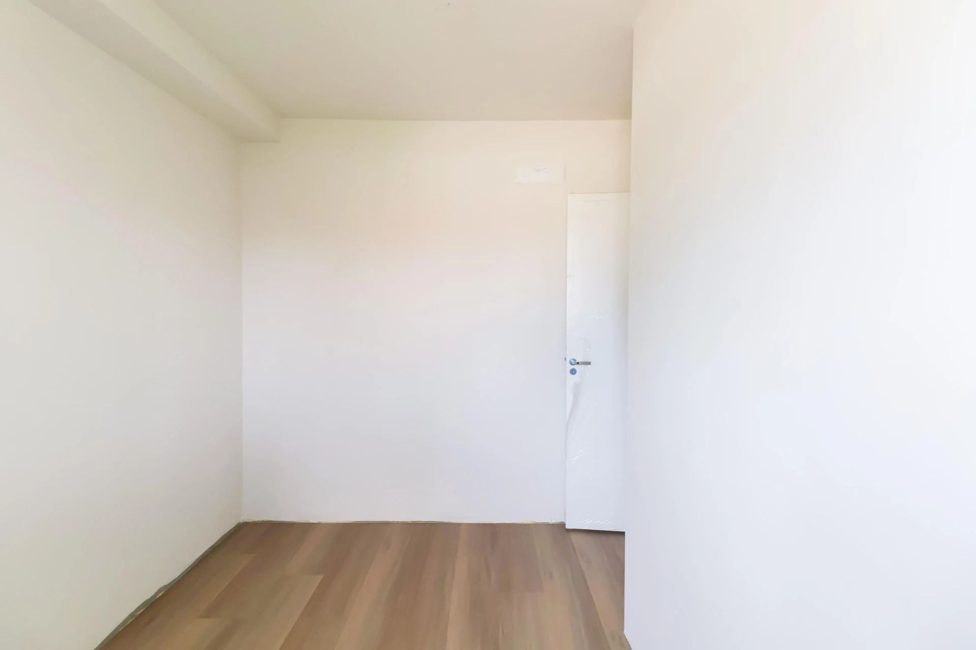 3-bedroom apartment with a park view in Curitiba — photo 19