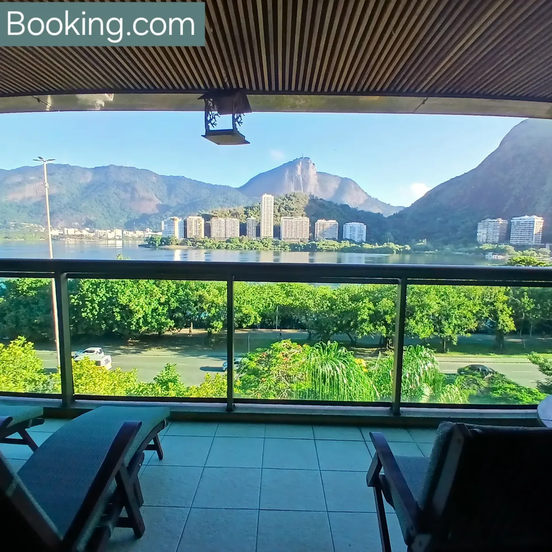 80 m² rental apartment with 2 bedrooms and a suite