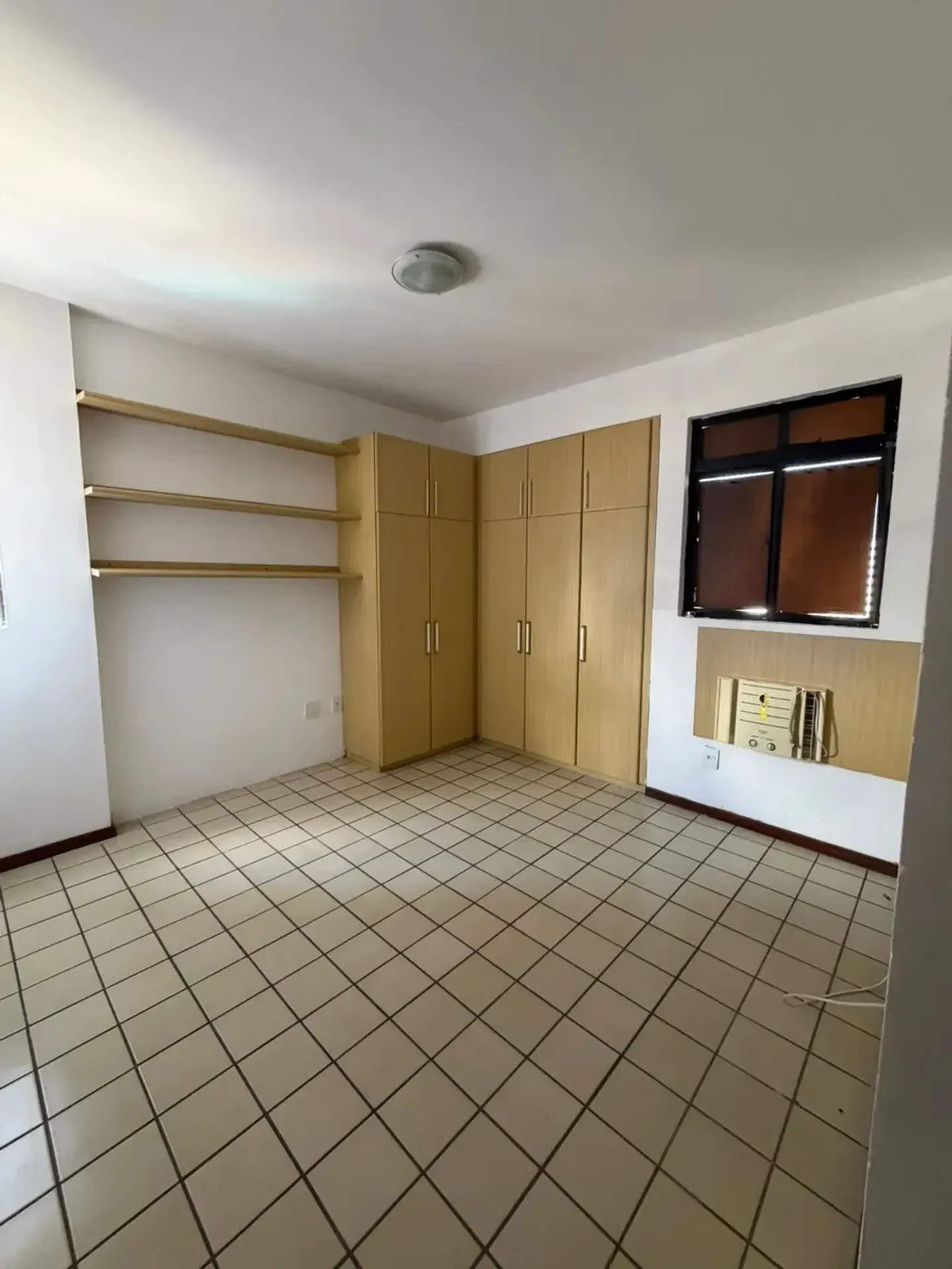 Квартира 110 м² з 3 спальнями та балконом — photo 14