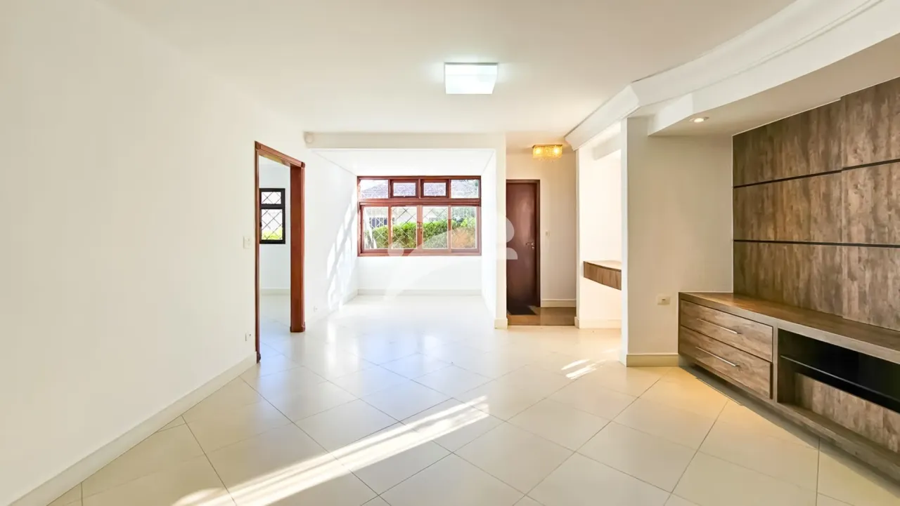 House with 2 bedrooms and a built-in balcony grill — photo 4
