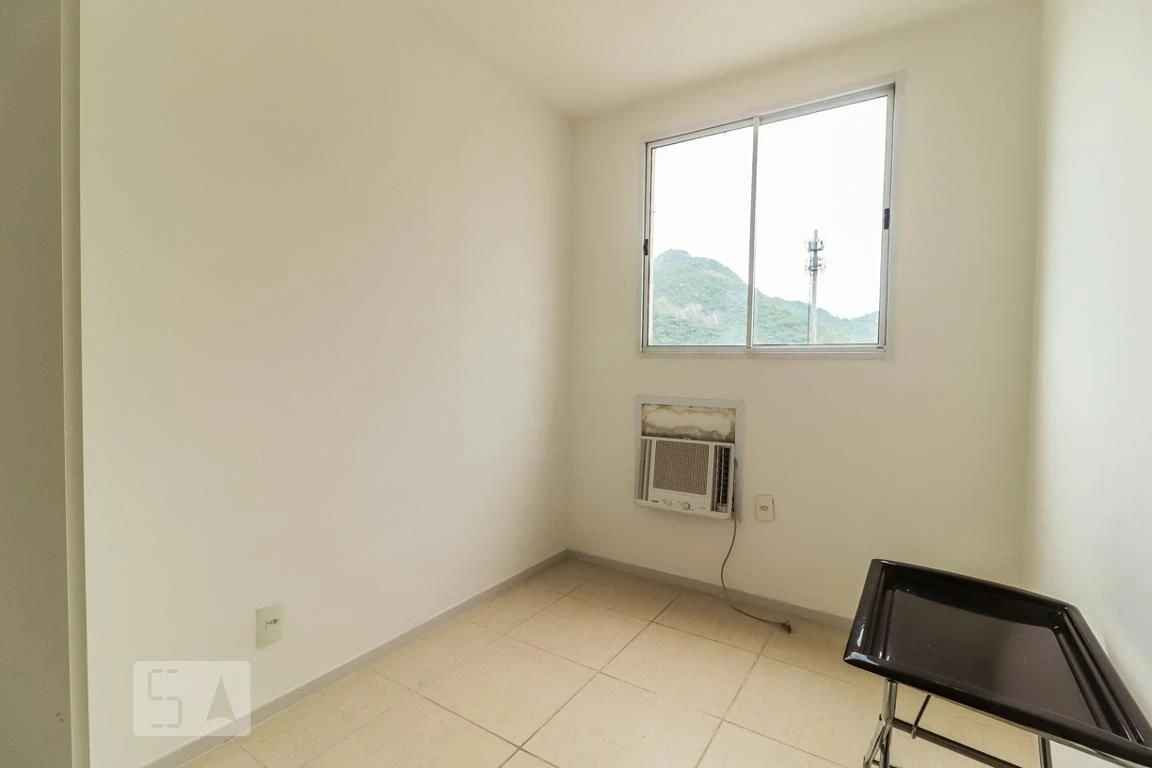Unfurnished 3-bedroom apartment with balcony — photo 39