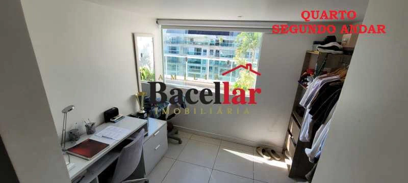 Furnished 203 m² apartment with enclosed balcony — photo 22