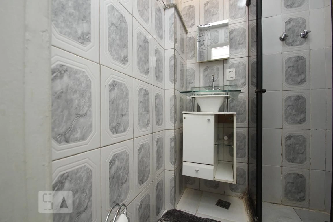 Furnished studio with 1 bedroom and glass shower enclosure — photo 24