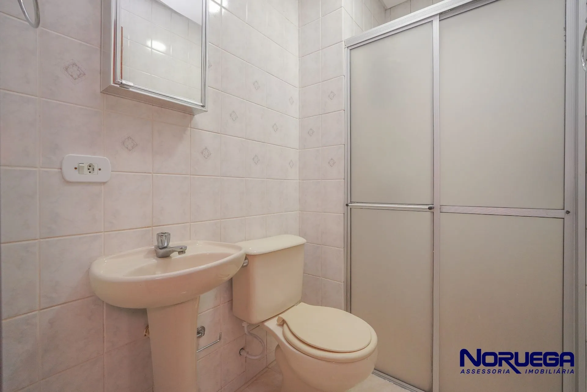 Деревянный пол или ламинат и 2 спальни: квартира 103 м² — photo 10