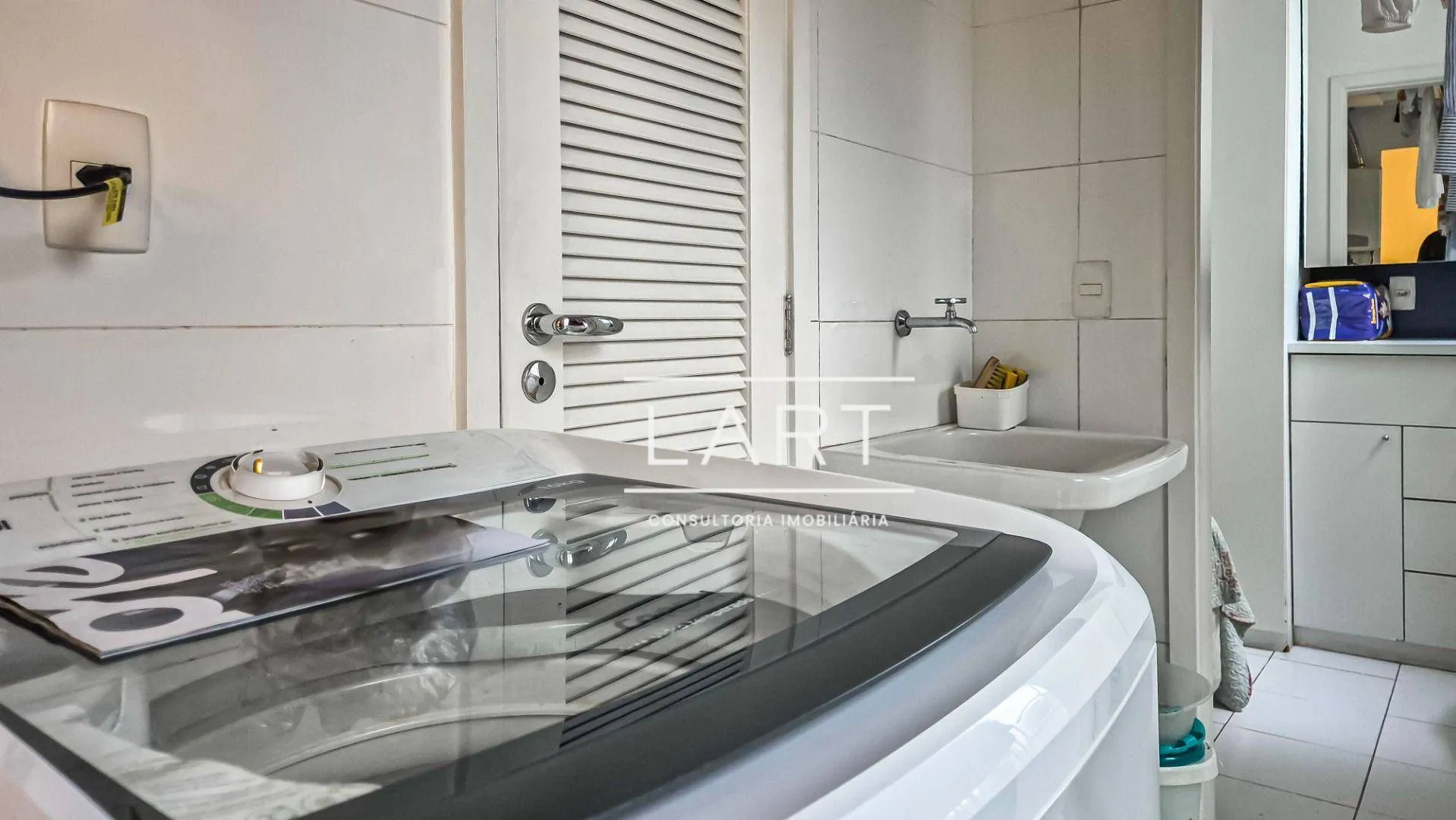 3-bedroom apartment with 240 m² and 3 parking spaces — photo 28