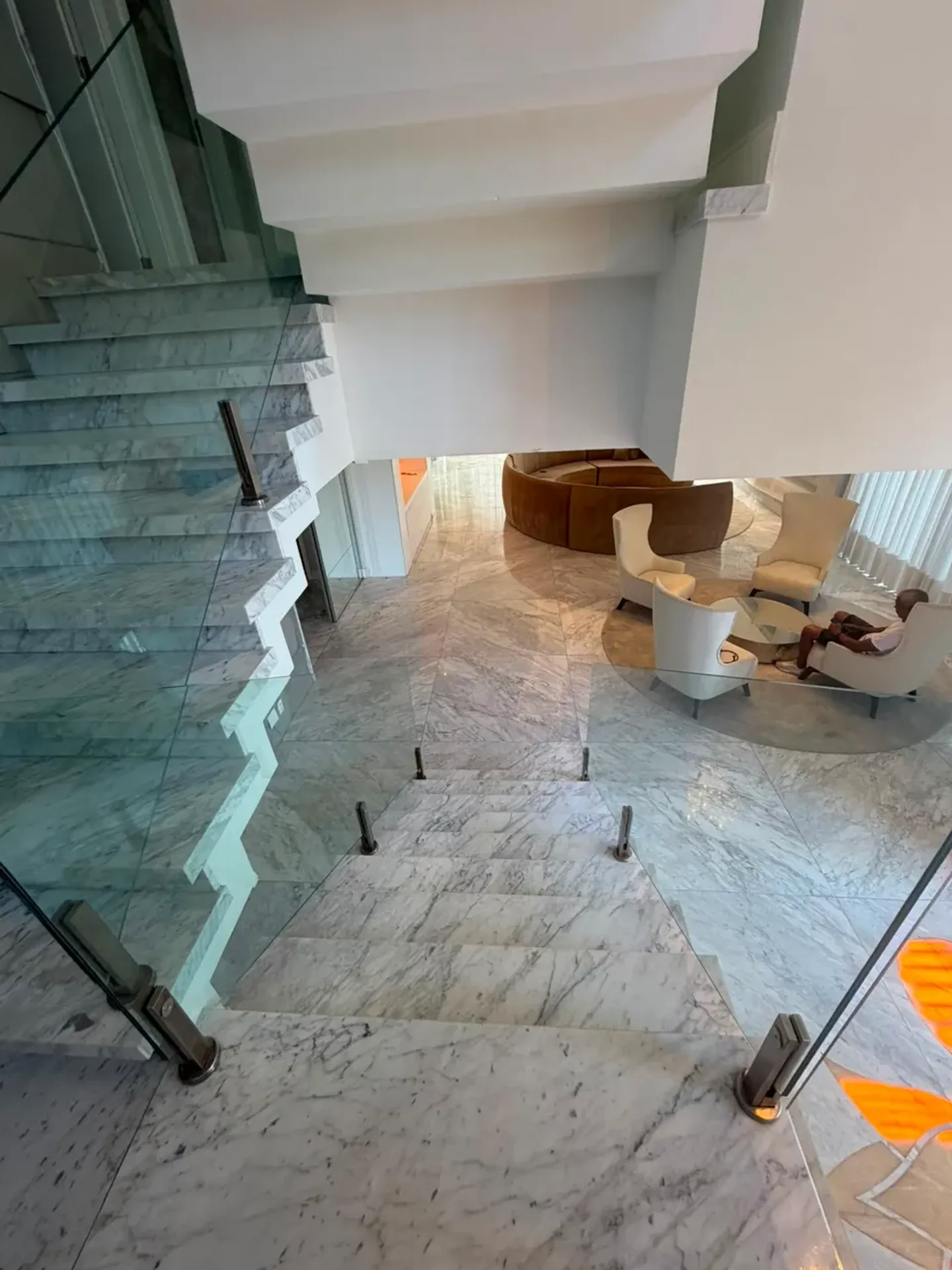 Furnished house with 5 bedrooms and 5 bathrooms, 700 m² — photo 16