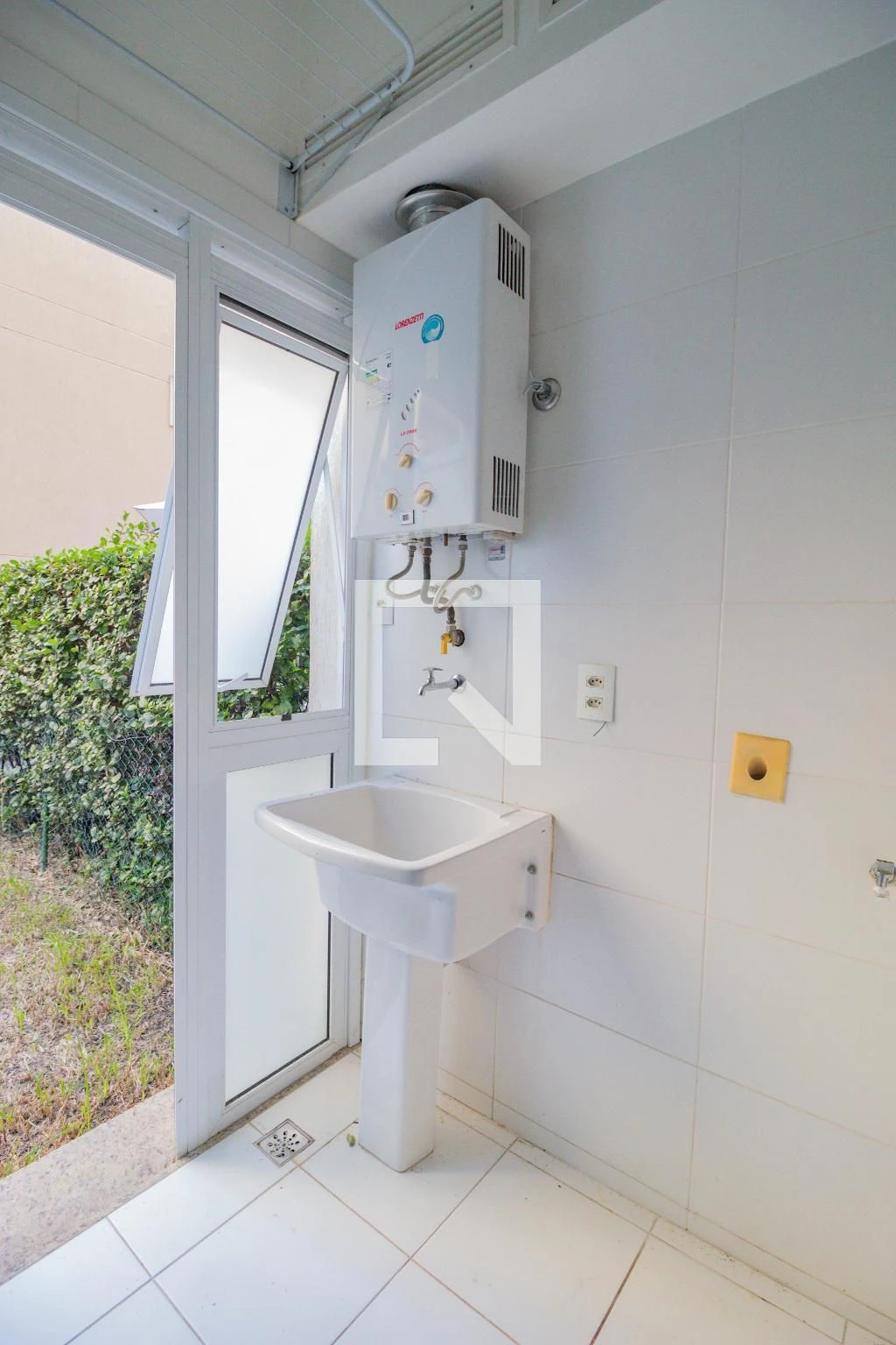 Furnished apartment, 75 m², with a walk-in closet — photo 20