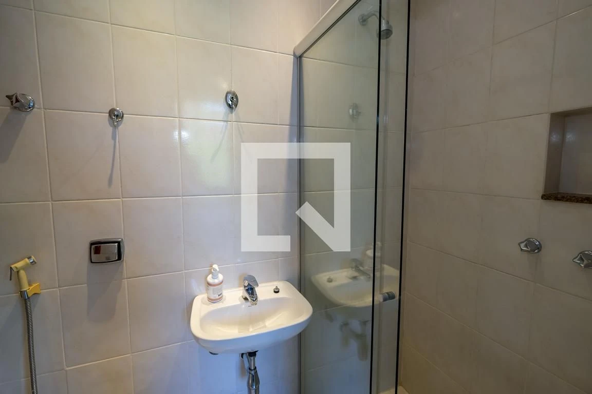 Furnished apartment with 3 bedrooms and private BBQ — photo 40
