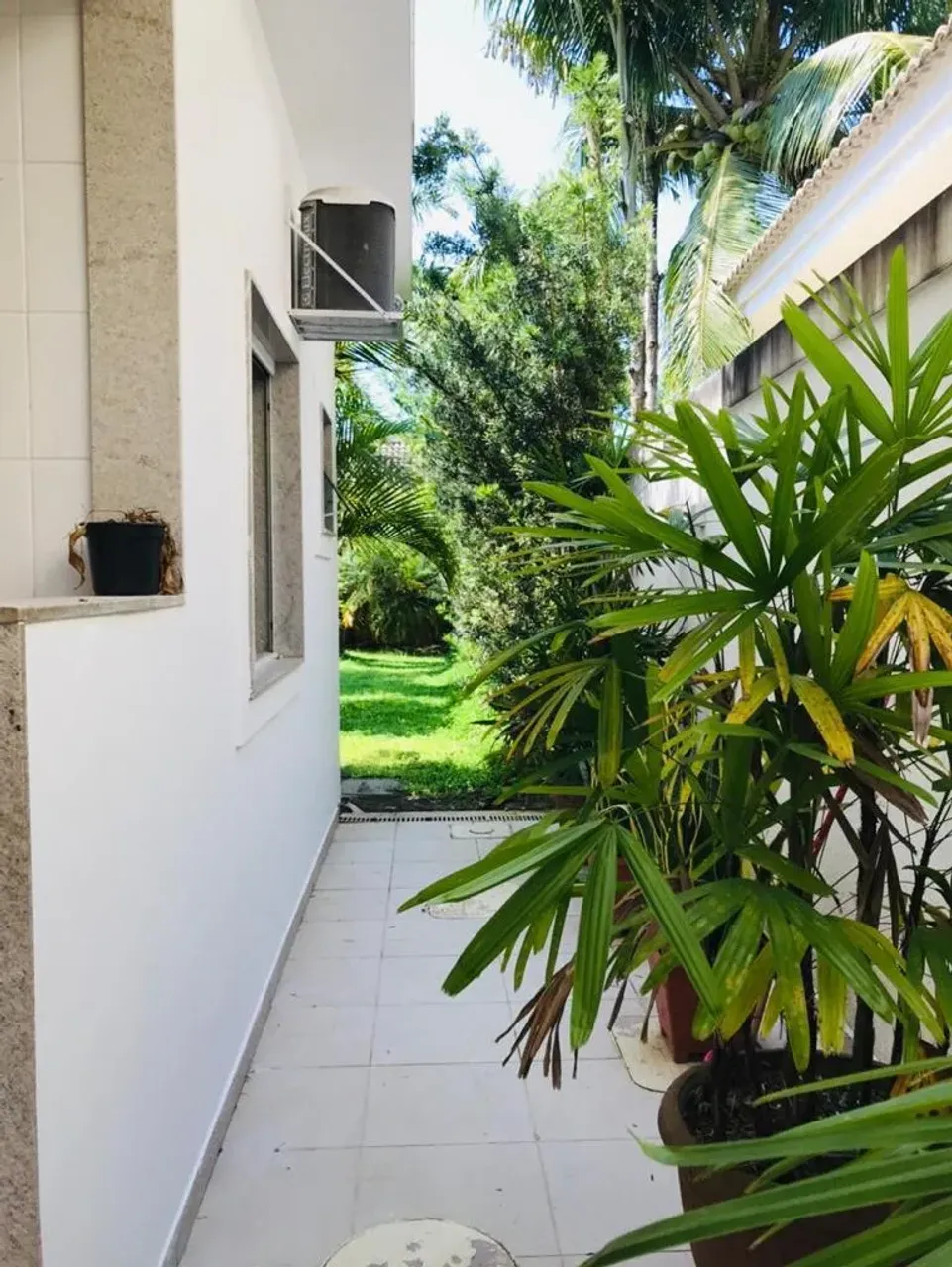 House with 5 bedrooms 5 bathrooms and 4 parking spaces — photo 4