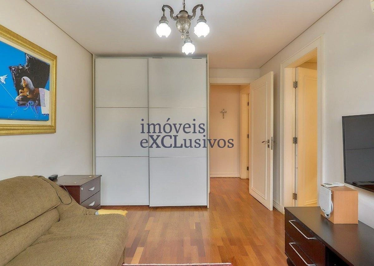 Furnished 240 m² apartment with 3 en-suites — photo 41