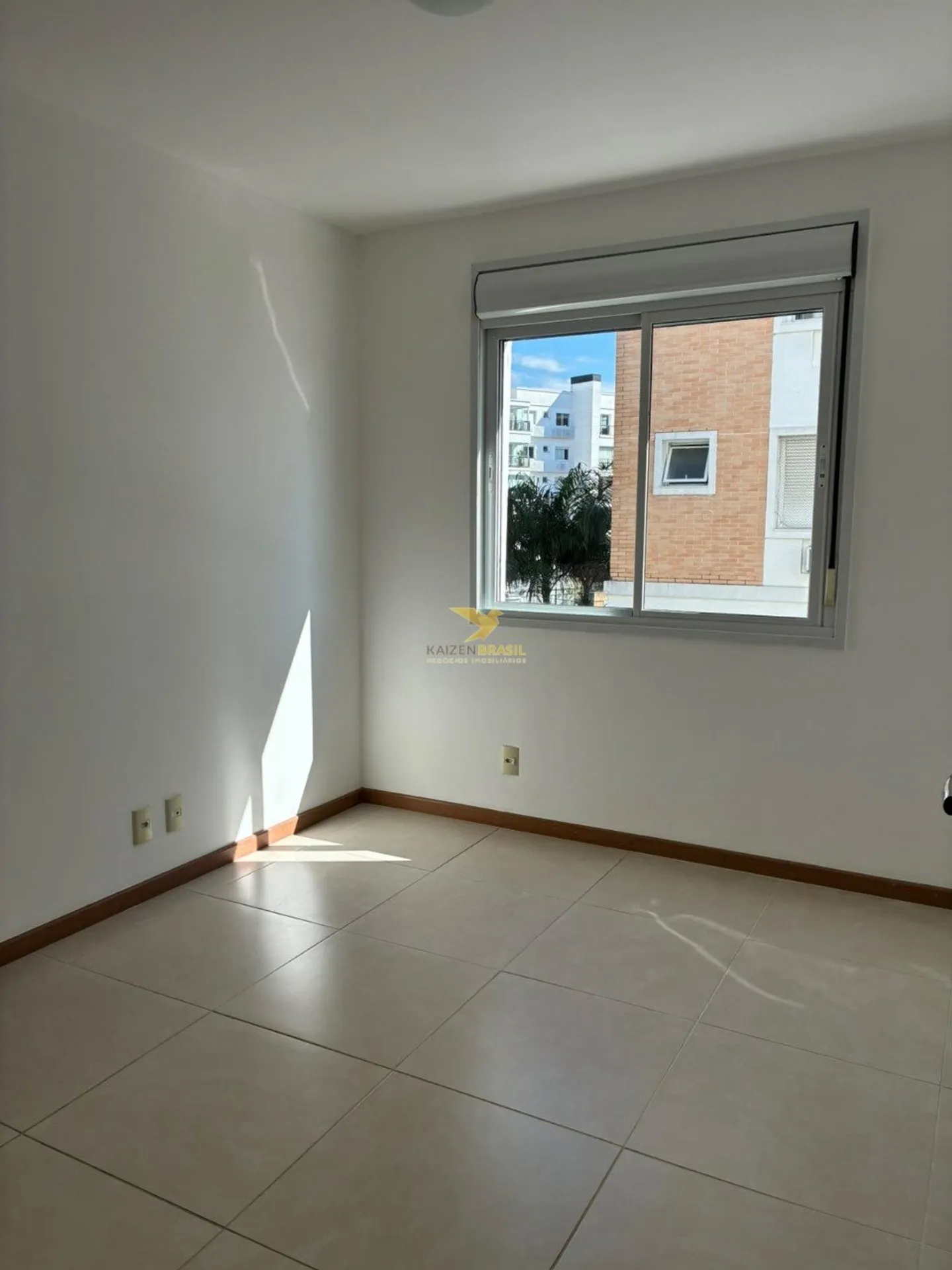 3-bedroom apartment, 1 with its own bathroom, 97 m² — photo 48