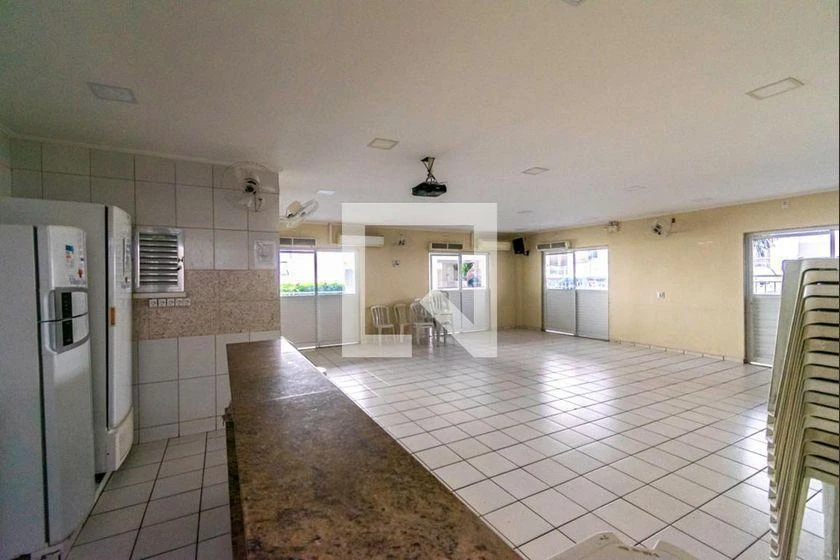 2-bedroom apartment in a building with a pool — photo 38