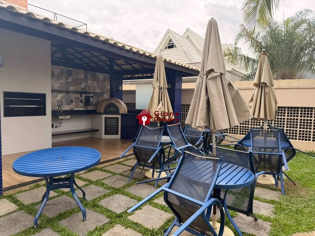 3-bedroom apartment with a glass-enclosed balcony — photo 36