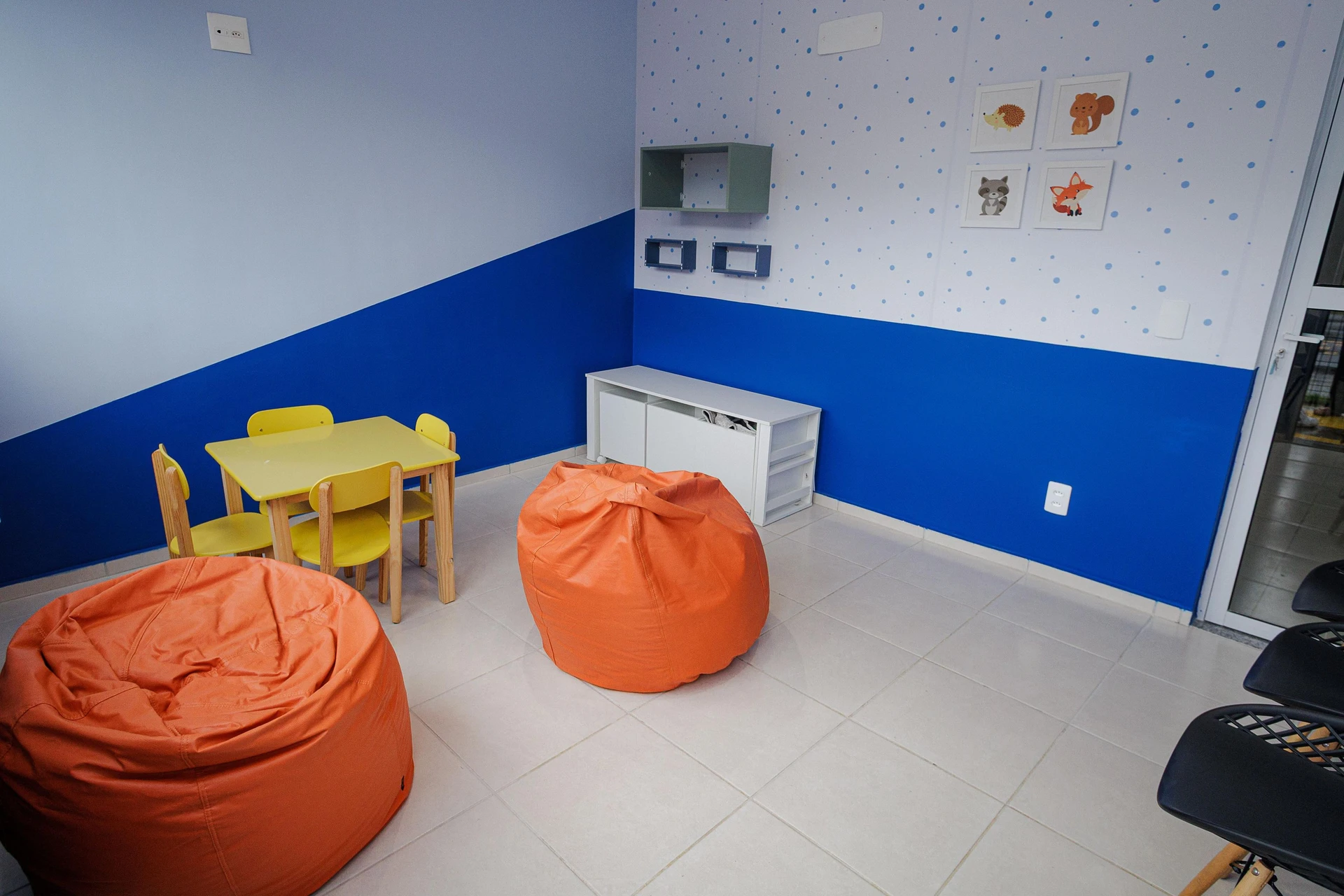 Apartment for rent with 2 bedrooms and a condo pool — photo 32