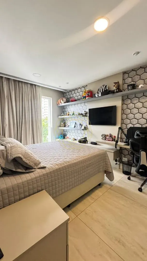 Furnished apartment with 4 bedrooms and 381 m² — photo 22
