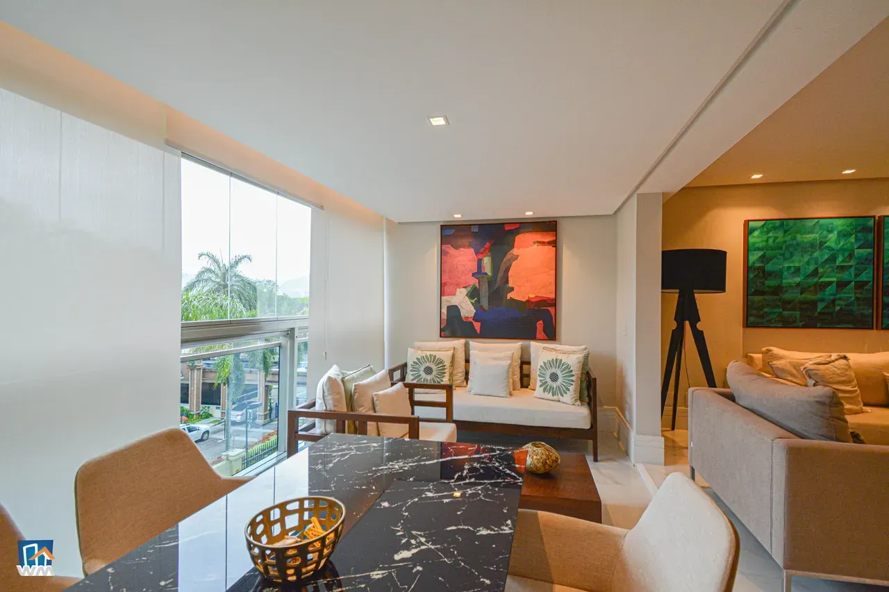 4-bedroom apartment with open-plan kitchen and electric stove — photo 6