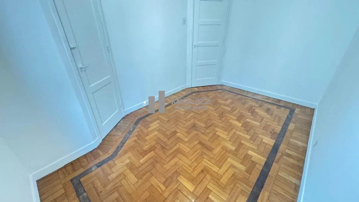 House, 80 m², with wood or laminate floors