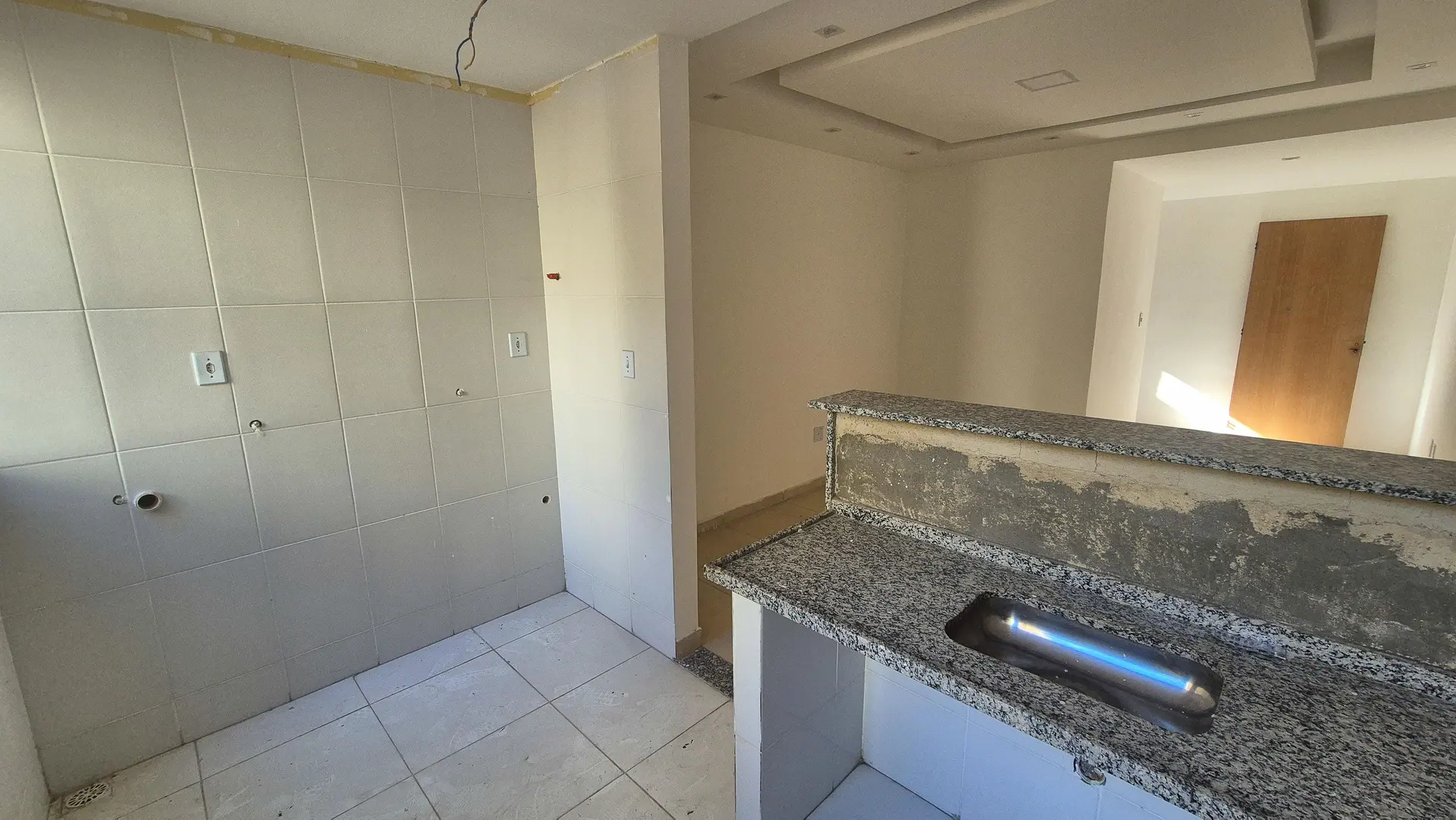 2-bedroom apartment with 1 bathroom and parking — photo 7