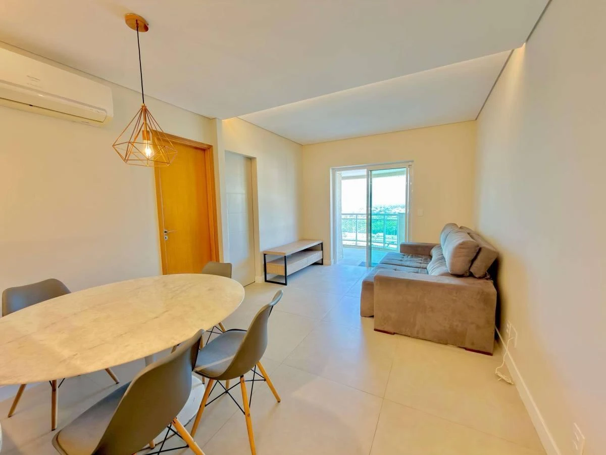 3-bedroom apartment in a building with a gym