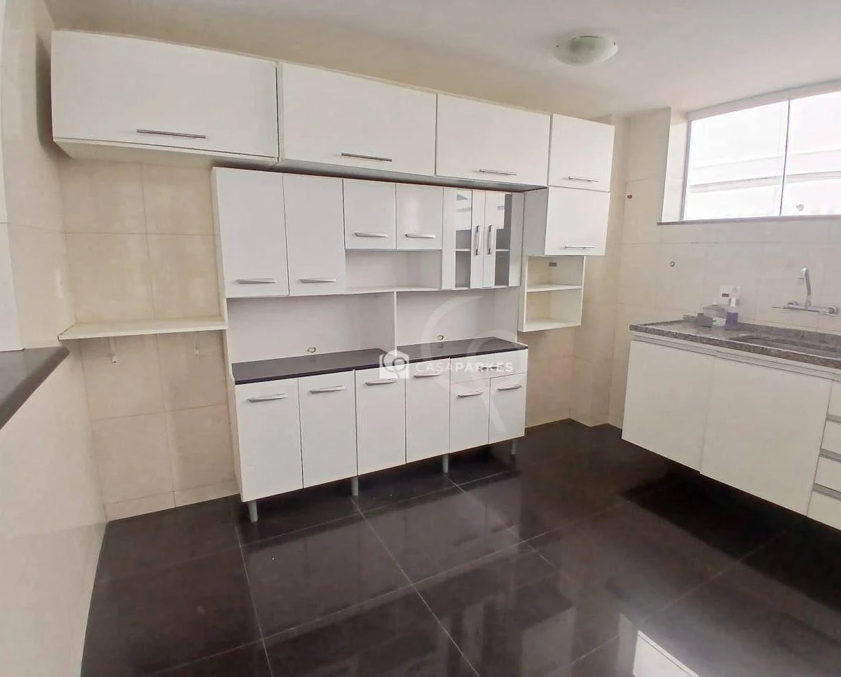 Casa com 6 quartos e cozinha aberta a gás, 450 m² — photo 18