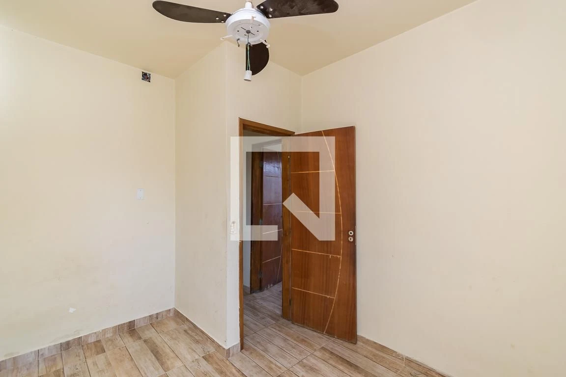 Balcony with a grill in a 3-bedroom apartment, 80 m² — photo 29