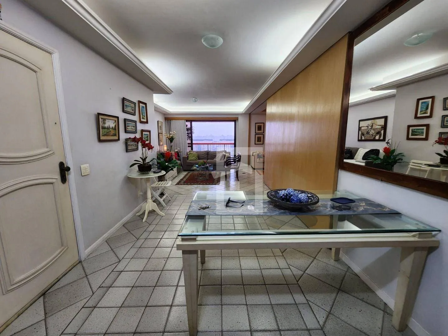 Furnished 3-bedroom apartment with 4 bathrooms — photo 7