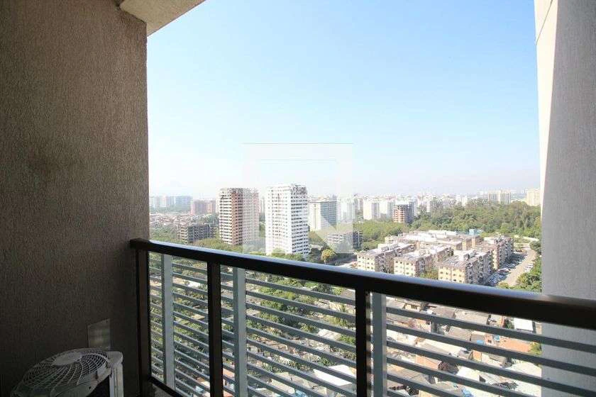 Меблированное студио 38 м² с 1 спальней и балконом — photo 15