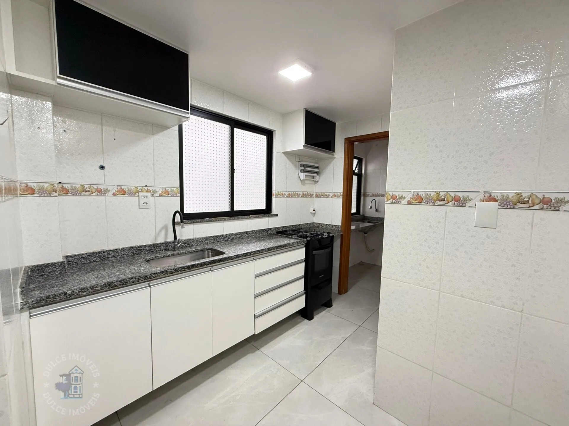 3-bedroom apartment with 1 en-suite and balcony — photo 24