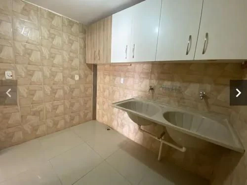 3-bedroom house with 2 bathrooms and no parking — photo 2