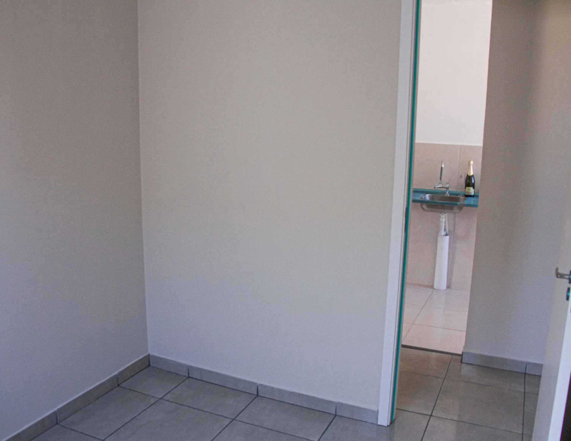 Apartment with 2 bedrooms and a balcony — photo 11